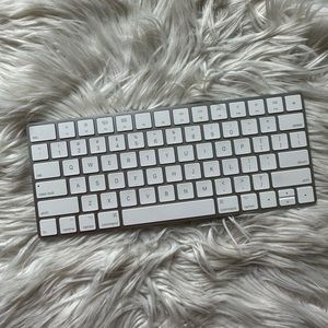 Apple wireless Magic Keyboard